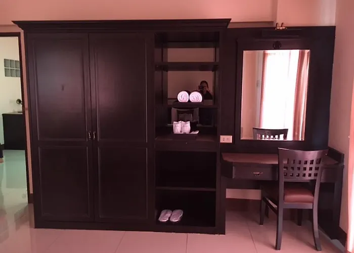 Palm Suites Hotel